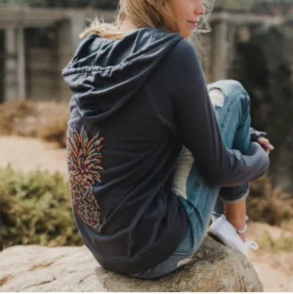 Pineapple Hoodie Pura Vida - Picture 2 of 7